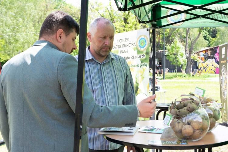 Наука у фокусі суспільної взаємодії Наука у фокусі суспільної взаємодії